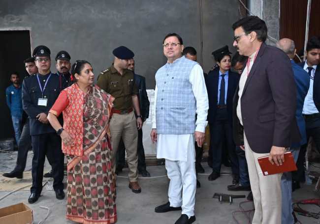 विधानसभा अध्यक्ष एवं मुख्यमंत्री पुष्कर सिंह धामी ने विधानसभा में चल रहे नव निर्माण कार्यों का अवलोकन किया